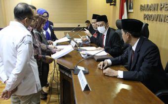 SIDANG DUGAAN PELANGGARAN ADMINISTRATIF : AGENDA PEMBUKTIAN DAN KESIMPULAN 