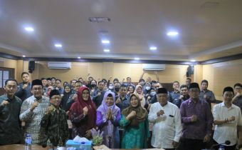 HALAL BIHALAL DENGAN JAJARAN, BAWASLU JABAR TINGKATKAN KEMAMPUAN LEADERSHIP DAN TEAMWORK 
