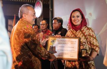 Fasilitasi Pemda Terbaik, Kabupaten Karawang Raih Bawaslu Jabar Award