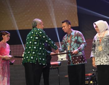 Bawaslu Jawa Barat memperoleh Penghargaan Bawaslu Award 2016