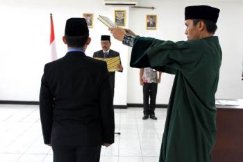 Ketua Bawaslu Jabar Lantik Pejabat Struktural Eselon IV Baru