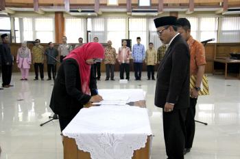 Bawaslu Provinsi Jawa Barat Lantik Anggota  Panwaslukada 5 (Lima) Kabupaten/Kota 