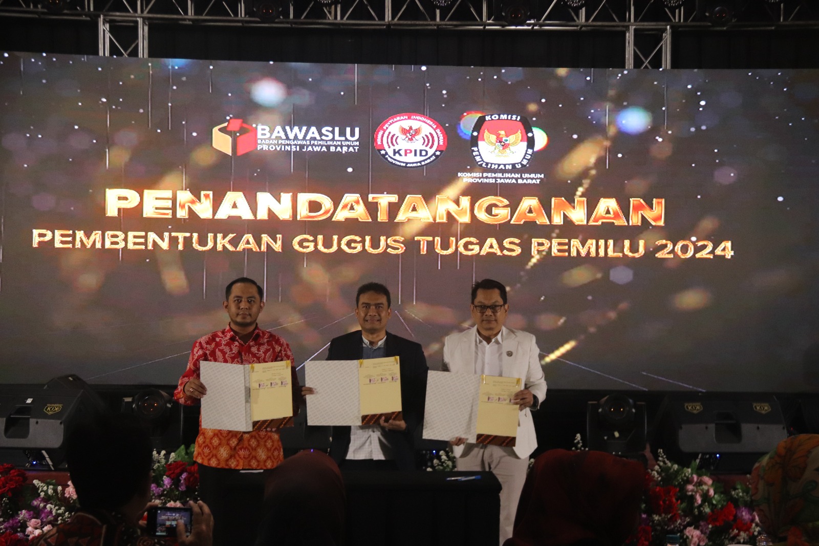 BAWASLU, KPU, DAN KPID JABAR BENTUK GUGUS TUGAS PENGAWASAN PENYIARAN PEMILU 2024