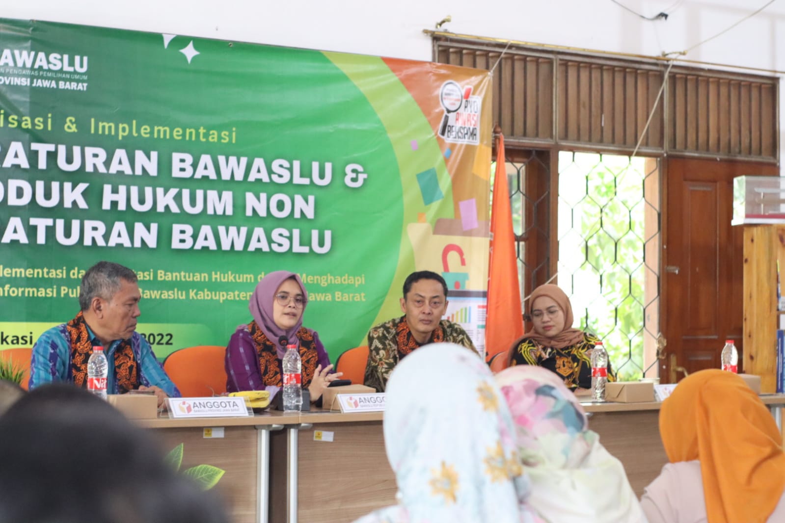 BAWASLU JABAR SOSIALISASI HUKUM SENGKETA INFORMASI DIHADIRI PIMPINAN BAWASLU REPUBLIK INDONESIA 