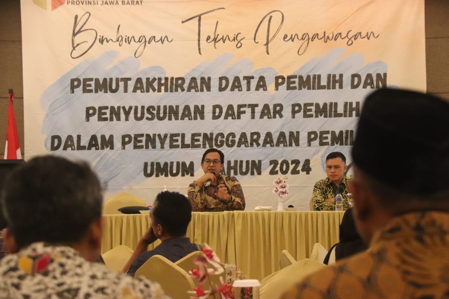 BAWASLU JABAR GELAR BIMTEK PEMUTAKHIRAN DATA PEMILIH 