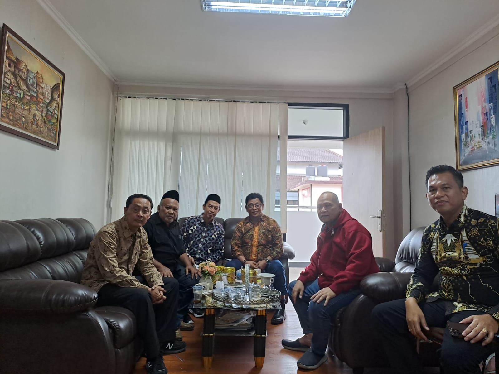 TOTOK PASTIKAN PENYELESAIAN SENGKETA DI BAWASLU JABAR BERJALAN LANCAR 