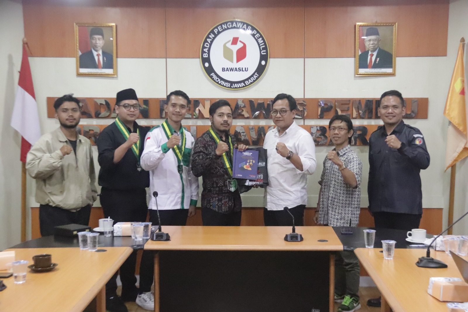 DORONG KOLABORASI, BAWASLU JABAR TERIMA AUDIENSI DARI PENGURUS WILAYAH SERIKAT MAHASISWA MUSLIMIN INDONESIA (SEMMI) JAWA BARAT 