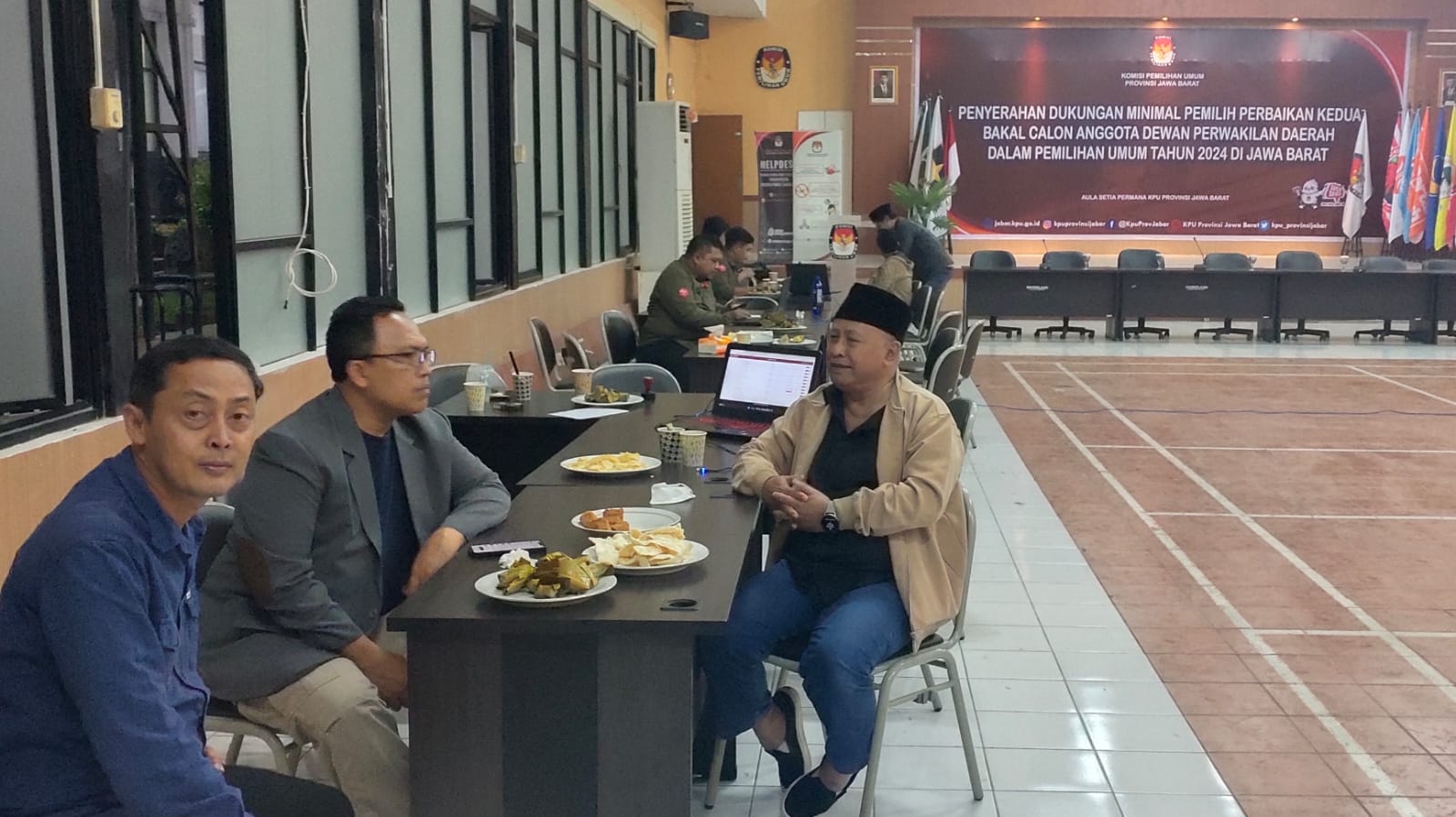  BAWASLU JABAR AWASI PENYERAHAN DUKUNGAN MINIMAL PEMILIH PERBAIKAN KEDUA BAKAL CALON ANGGOTA DPD
