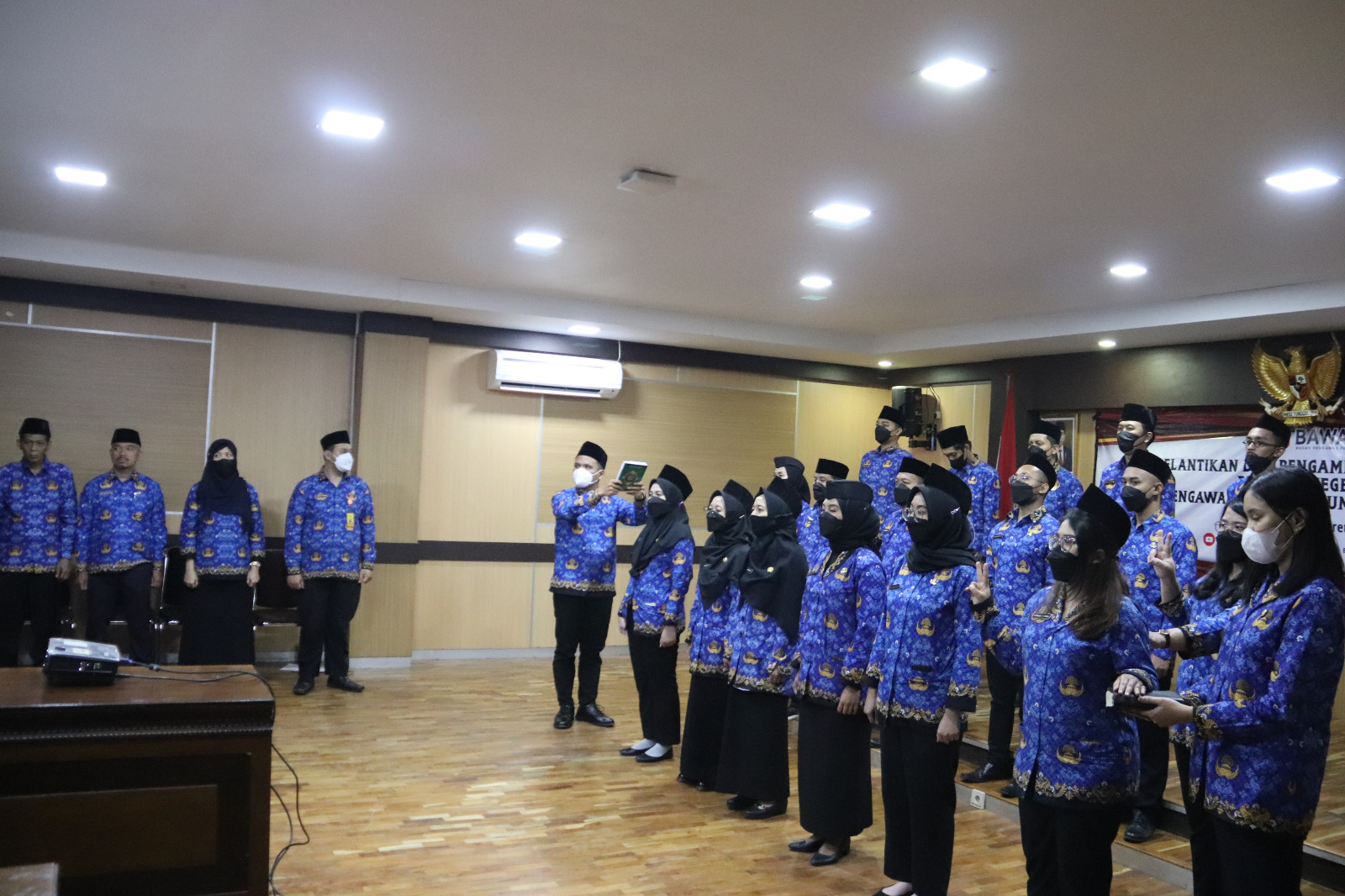 PNS BARU YANG BARU DILANTIK DIMINTA UNTUK BEKERJA JUJUR, MANDIRI, DAN BERTANGGUNG JAWAB 