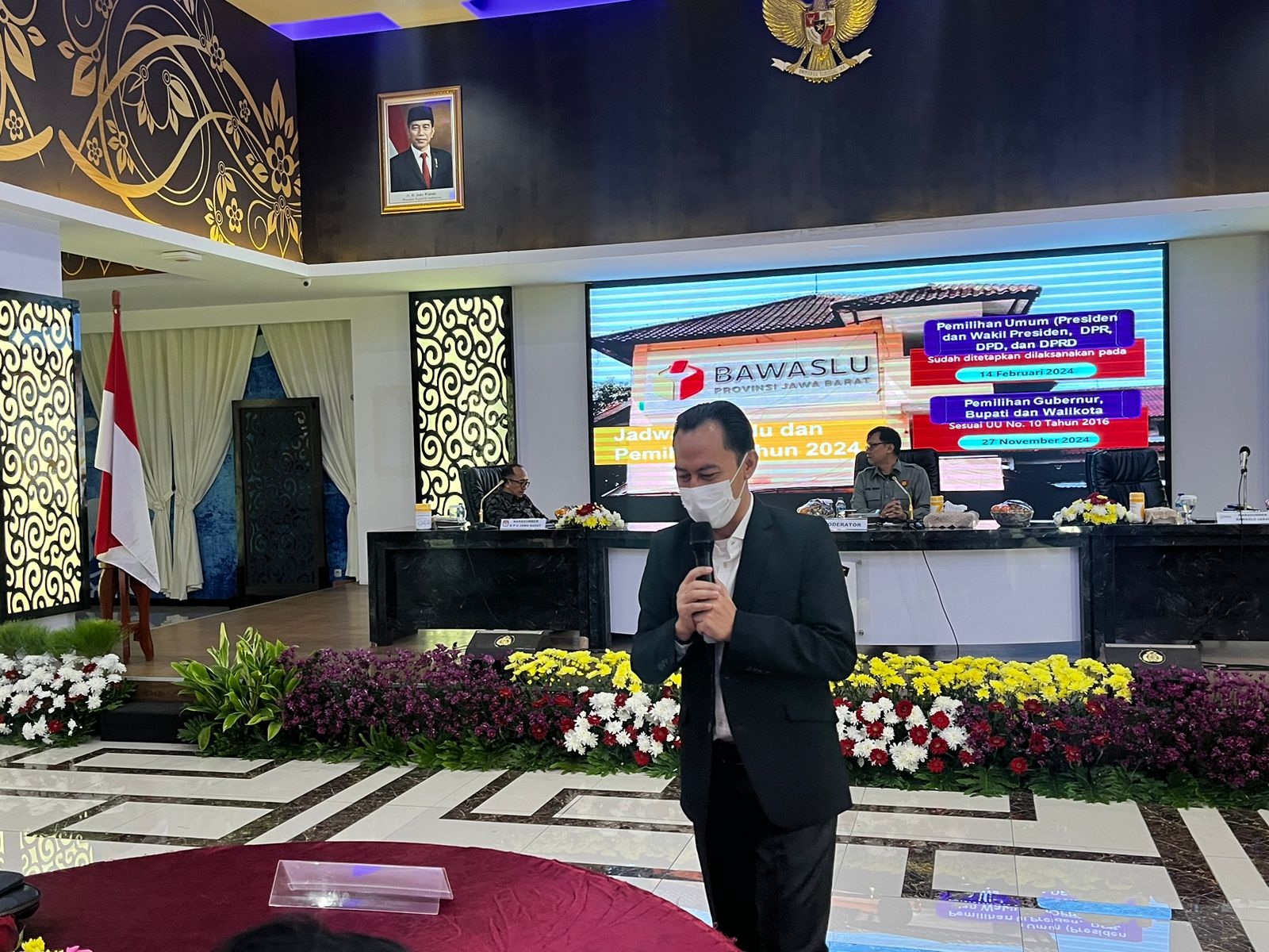 BAWASLU JABAR SAMPAIKAN MEKANISME PENANGANAN PELANGGARAN DALAM RAPAT KERJA TEKNIS BIDANG HUKUM POLDA JABAR 