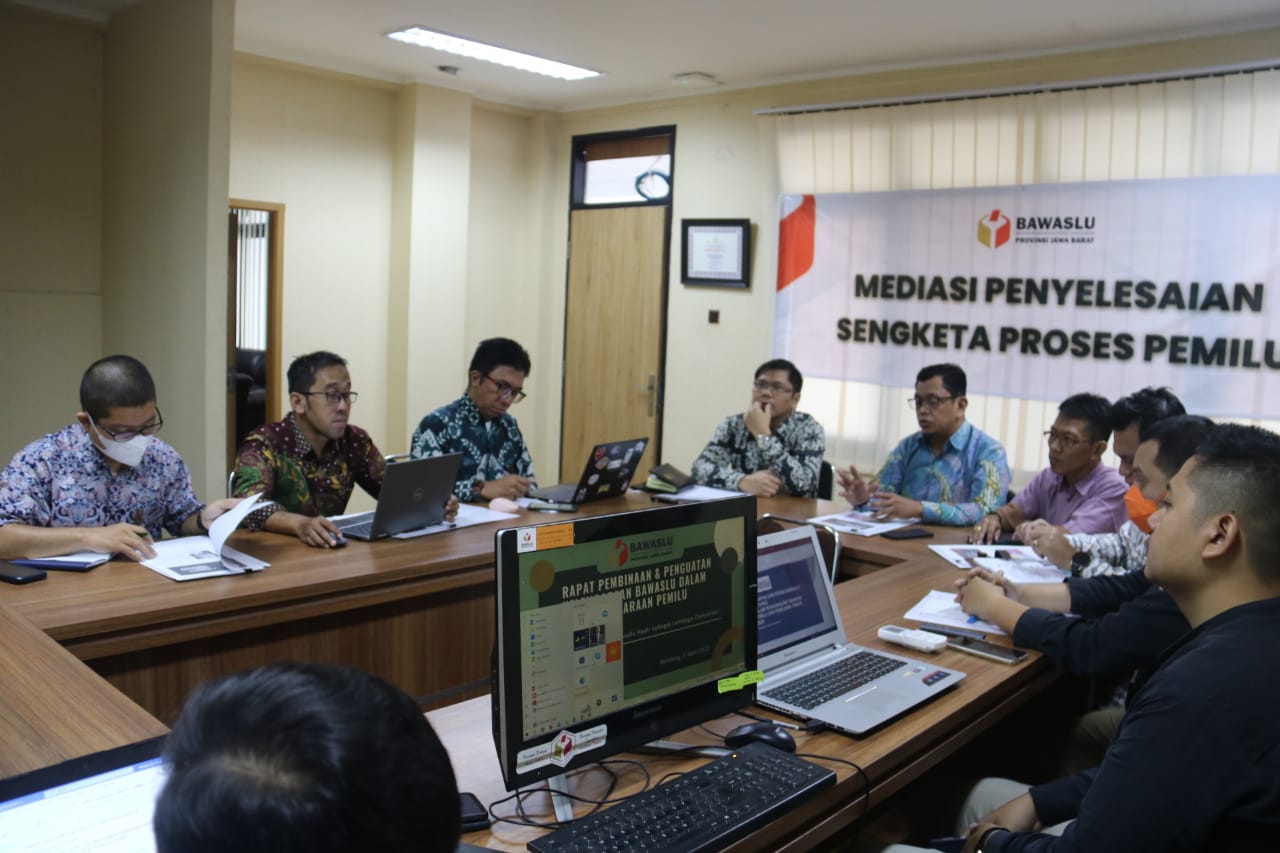 DISKUSI BERSAMA KEMENTERIAN SEKRETARIAT NEGARA, BAWASLU JABAR JELASKAN KESIAPAN BAWASLU JABAR DALAM PEMILU 2024