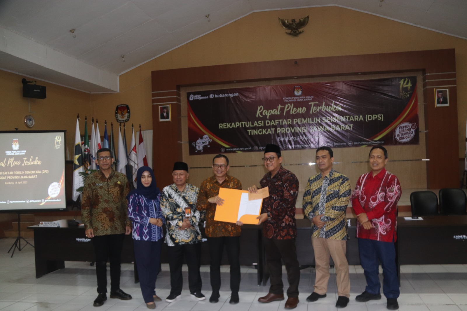 BAWASLU JABAR MENGAJAK BERSAMA-SAMA MENGAWAL HAK PILIH SELURUH WARGA YANG MEMENUHI SYARAT AGAR HAK KONSTITUSIONALNYA TERJAMIN 