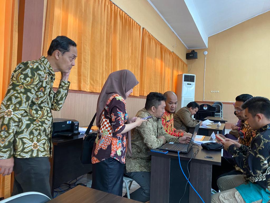 BAWASLU JABAR LAKUKAN PENGAWASAN PENDAFTARAN BAKAL CALON DPD DI HARI KELIMA