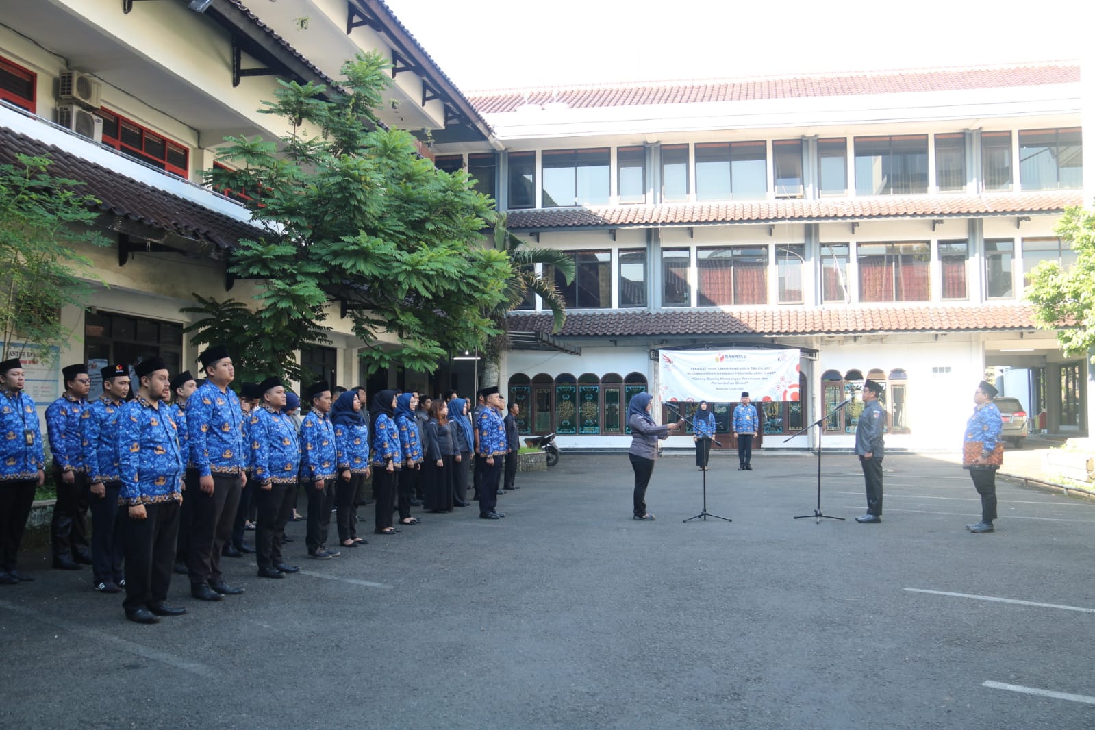 PERINGATI HARI LAHIR PANCASILA, BAWASLU JAWA BARAT BERKOMITMEN TANAMAN NILAI IDEOLOGI PANCASILA 