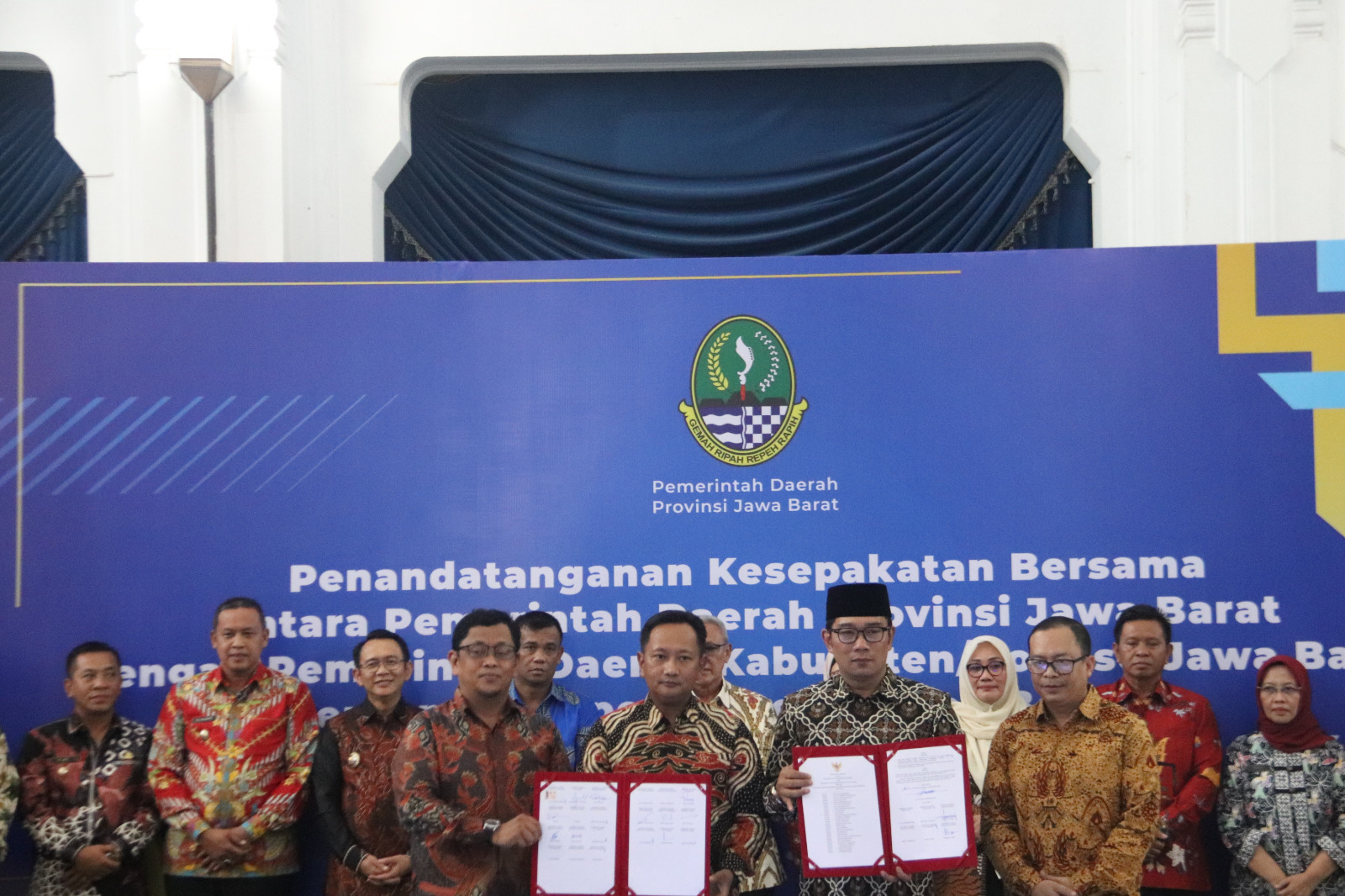 BAWASLU JABAR SAKSIKAN LANGSUNG PENANDATANGANAN KESEPAKATAN PENDANAAN BERSAMA PEMILIHAN KEPALA DAERAH SERENTAK TAHUN 2024 