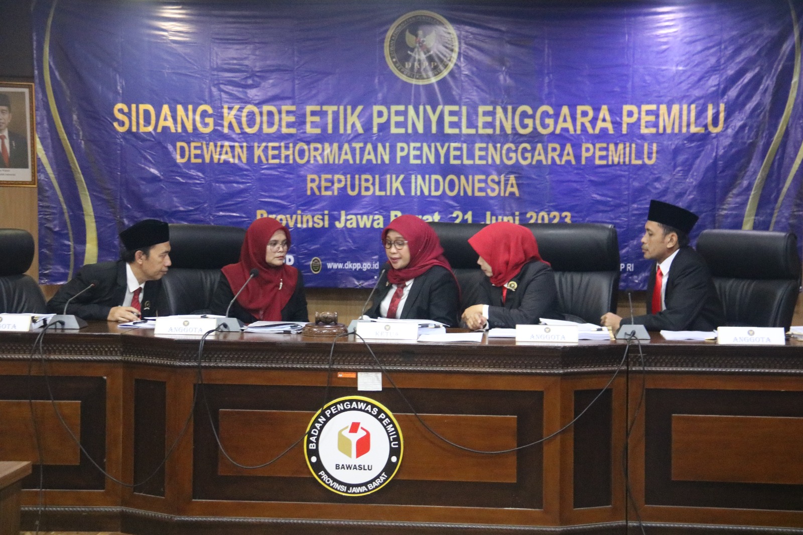 KEMBALI DIGELAR SIDANG ETIK DKPP DI KANTOR BAWASLU JABAR