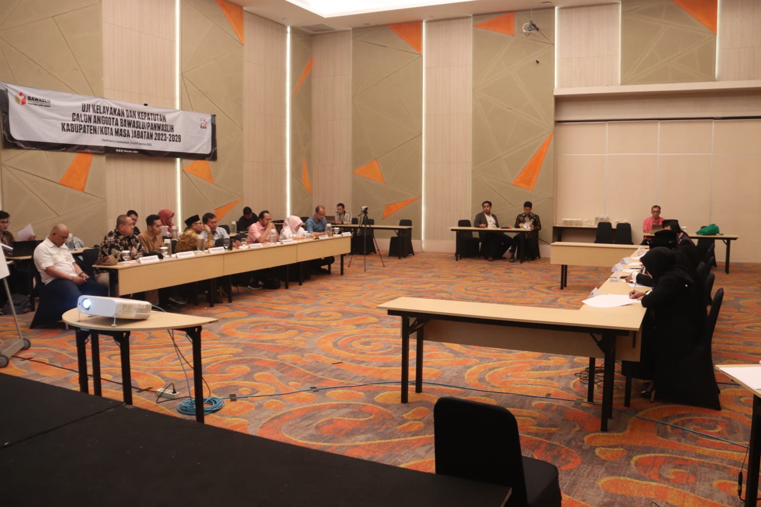 PIMPINAN BAWASLU RI SAMBANGI SSGD SELEKSI BAWASLU KAB/KOTA DI JAWA BARAT 