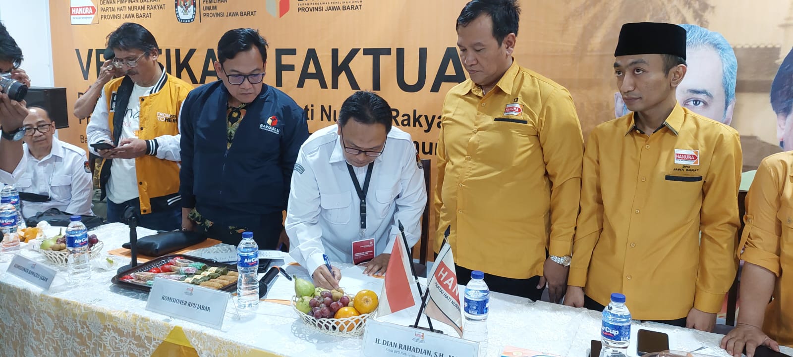 Bawaslu Awasi dan Pastikan Kelengkapan Administrasi dan Kesesuaian dalam verifikasi faktual Partai Hanura Jabar