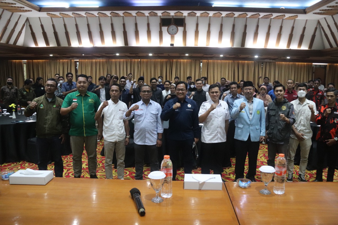 BAWASLU JABAR SOSIALISASIKAN PENGAWASAN SIBER