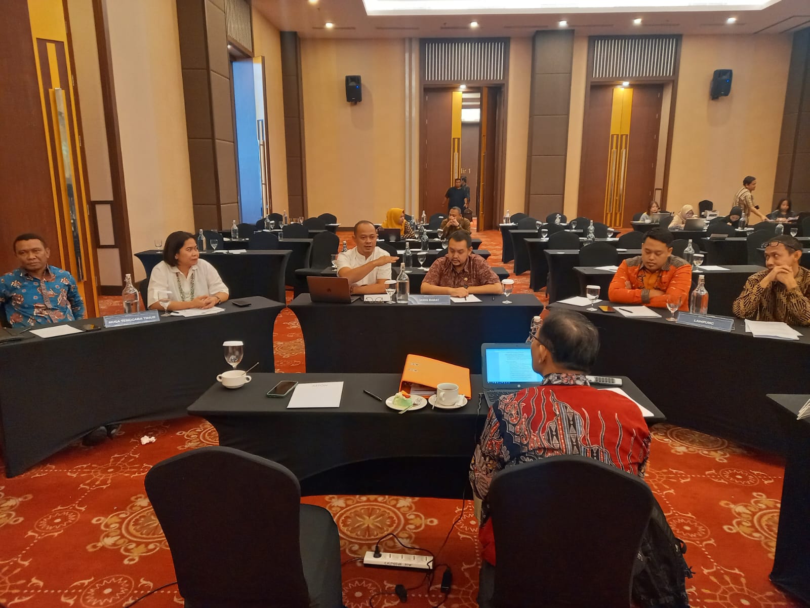 SEMANGAT BAWASLU JAWA BARAT MEWUJUDKAN BAWASLU TERBUKA, PEMILU TERPERCAYA DI PRESENTASI DAN WAWANCARA KOMITMEN TIM KETERBUKAAN INFORMASI PUBLIK