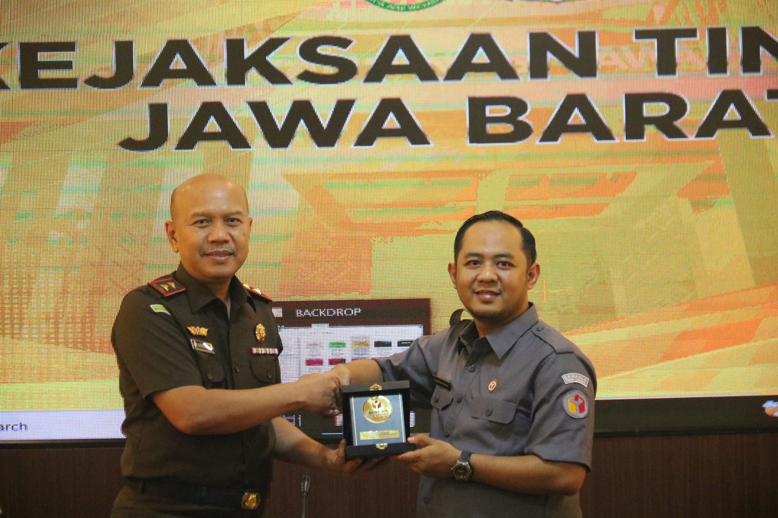 AUDIENSI KE KEJAKSAAN TINGGI JAWA BARAT : SINERGI PENTING DALAM PERSIAPAN PEMILU SERENTAK TAHUN 2024