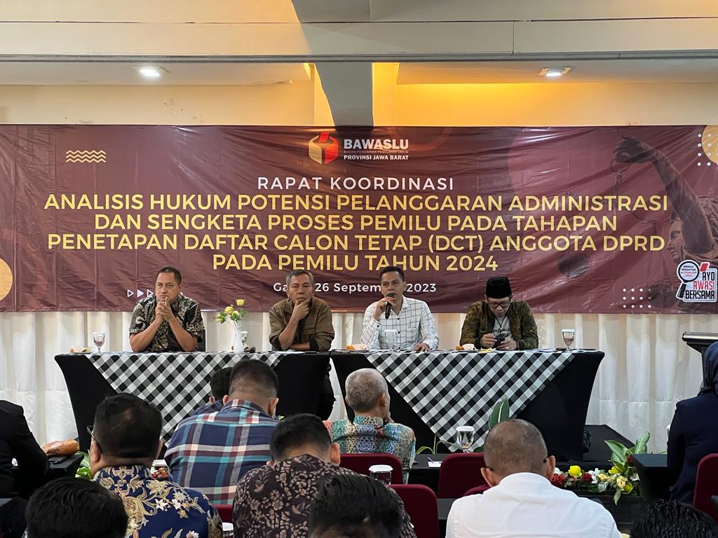 PETAKAN POTENSI PELANGGARAN PADA TAHAPAN PENETAPAN DCT, BAWASLU JABAR GELAR RAKOR BERSAMA BAWASLU KABUPATEN/KOTA SE-JAWA BARAT