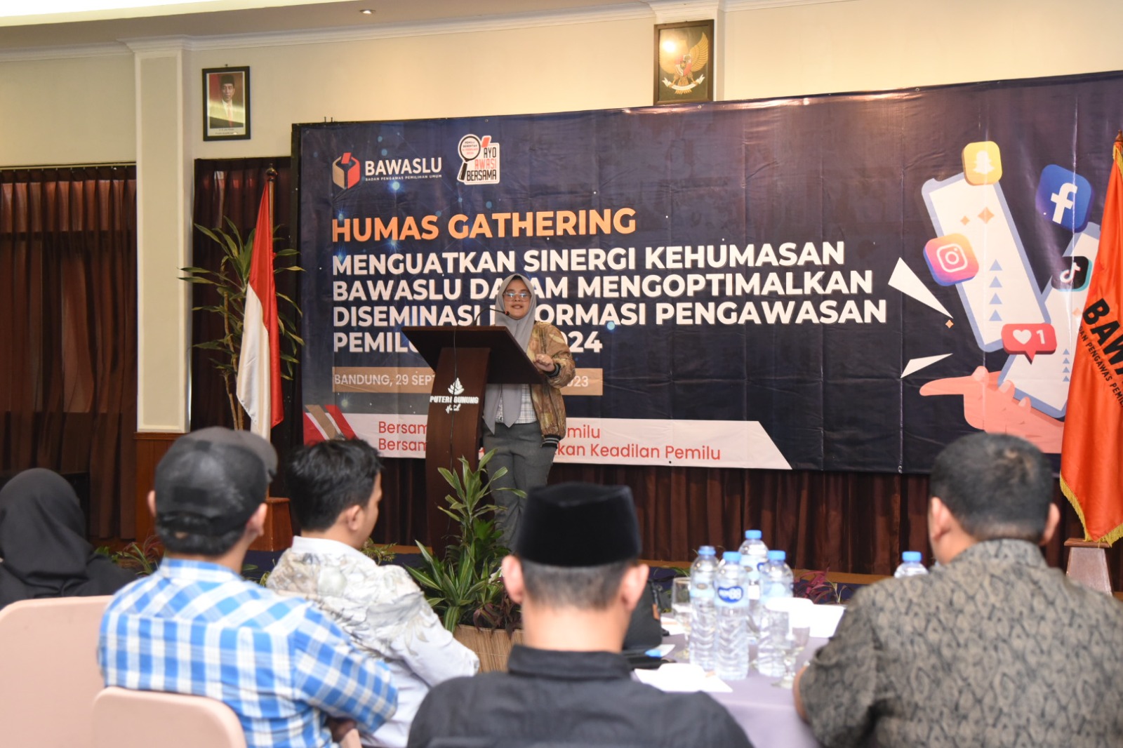 LOLLY SUHENTY : HUMAS GATHERING, MOMENTUM SINERGITAS KERJA-KERJA KEHUMASAN DI JAJARAN SEKRETARIAT BAWASLU PROVINSI SE-INDONESIA