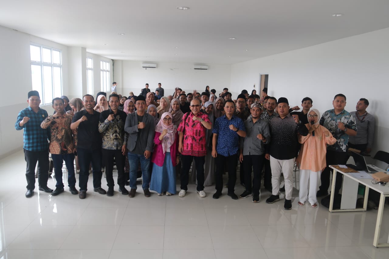 ADAKAN KULIAH REGULASI PEMILU JILID 2 DI UNUSIA, BAWASLU JABAR ASAH CRITICAL THINKING MAHASISWA