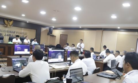 Peserta Orientasi Pegawai Pemerintah dengan Perjanjian Kerja (PPPK) Bawaslu se-Jawa Barat mengikuti sesi pembukaan orientasi