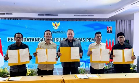 Penandatanganan IKU Bawaslu RI di Jakarta