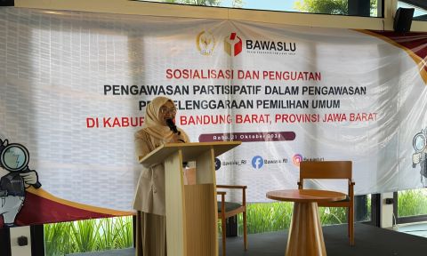 Nuryamah saat memberikan sambutan dalam soswatif