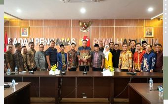 DIVISI SDM DAN ORGANISASI SE JABAR SAMPAIKAN LAPORAN AKHIR KE BAWASLU RI 