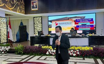 BAWASLU JABAR SAMPAIKAN MEKANISME PENANGANAN PELANGGARAN DALAM RAPAT KERJA TEKNIS BIDANG HUKUM POLDA JABAR 