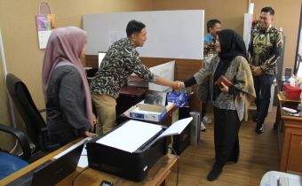 KUNJUNGAN IBU LOLLY SUHENTY DALAM RANGKA PERSIAPAN DAYA DUKUNG PEMILU TAHUN 2024