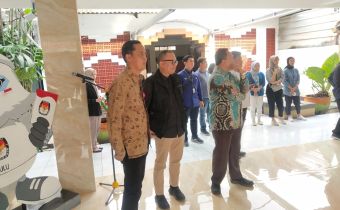 BAWASLU JABAR AWASI LANGSUNG TAHAPAN PENCALONAN PENDAFTARAN DI KPU JABAR