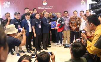 BAWASLU JABAR AWASI LANGSUNG HARI KESEBELAS PENDAFTARAN DPD DAN PENGAJUAN NAMA DPRD 