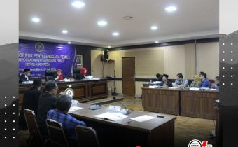 SIDANG DKPP KEMBALI DIGELAR DI KANTOR BAWASLU PROVINSI JAWA BARAT PERIKSA KETUA KPU KABUPATEN BANDUNG 