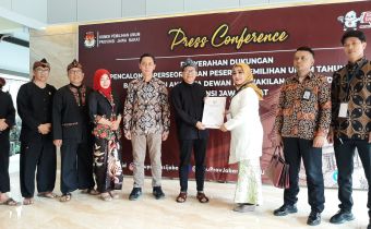 BAWASU JABAR AWASI  LANGSUNG PENGAWASAN PENYERAHAN DUKUNGAN DPD