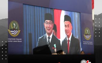 KETUA BAWASLU JABAR HADIRI SERAH TERIMA JABATAN DAN PELEPASAN GUBERNUR DAN WAKIL GUBERNUR JAWA BARAT
