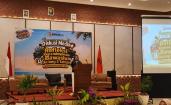 Koordinator Divisi Pencegahan, Partisipasi Masyarakat, dan Humas Bawaslu RI Lolly Suhenty memaparkan refleksi capaian kelembagaan dalam agenda Diskusi Media: Refleksi Kepemimpinan Bawaslu Jelang 5 Tahun di Pangandaran, Kamis (3/9/2026).