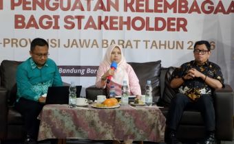 Anggota Ombudsman RI Syafrida saat memberikan paparan