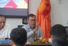 Koordinator Divisi Penyelesaian Sengketa Bawaslu Jawa Barat Harminus Koto memaparkan penguatan mitigasi sengketa proses pemilu melalui Mediation Clinic dan integrasi pengawasan PDPPB di hadapan jajaran pengawas Bawaslu kab/kota, Kab. Bandung (14/9/2026)